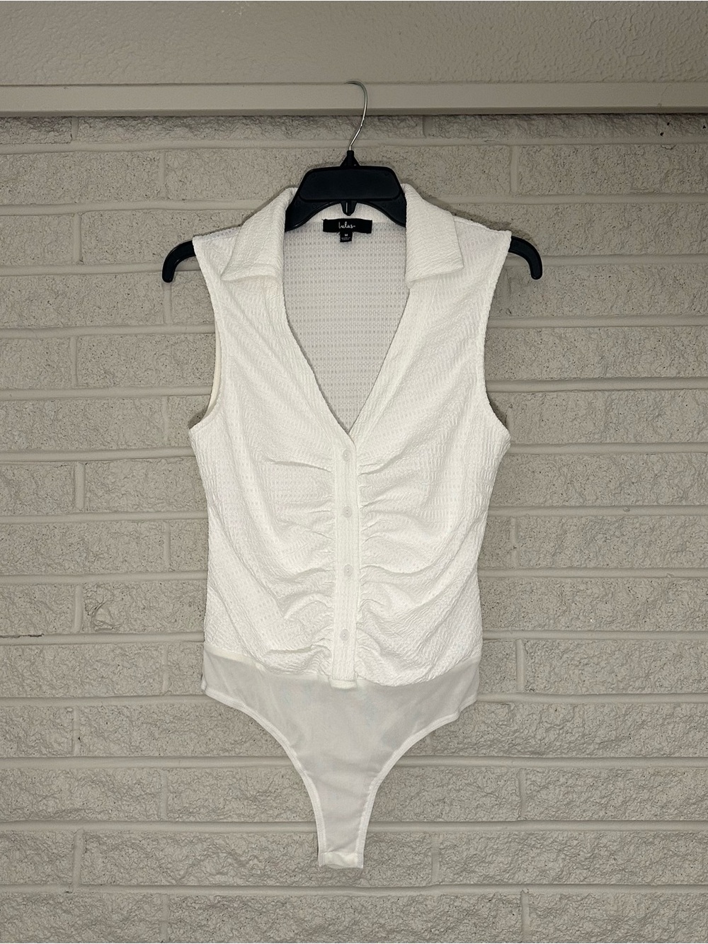 Lulus White Sleeveless Collared Bodysuit Size M